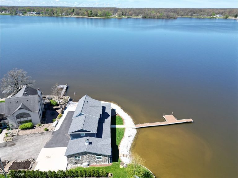 2166 River Road, Lake Milton, OH - Photo 6