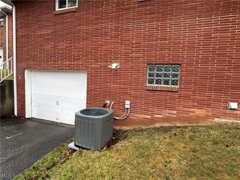 110 White Bell Circle, Wellsburg, WV - Photo 3
