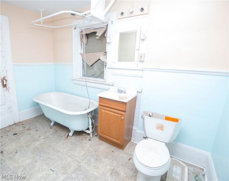 557 Wildwood Avenue, Akron, OH - Photo 5