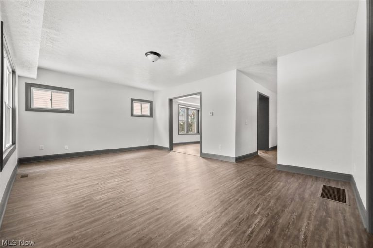 840 Buchtel Avenue, Akron, OH - Photo 3