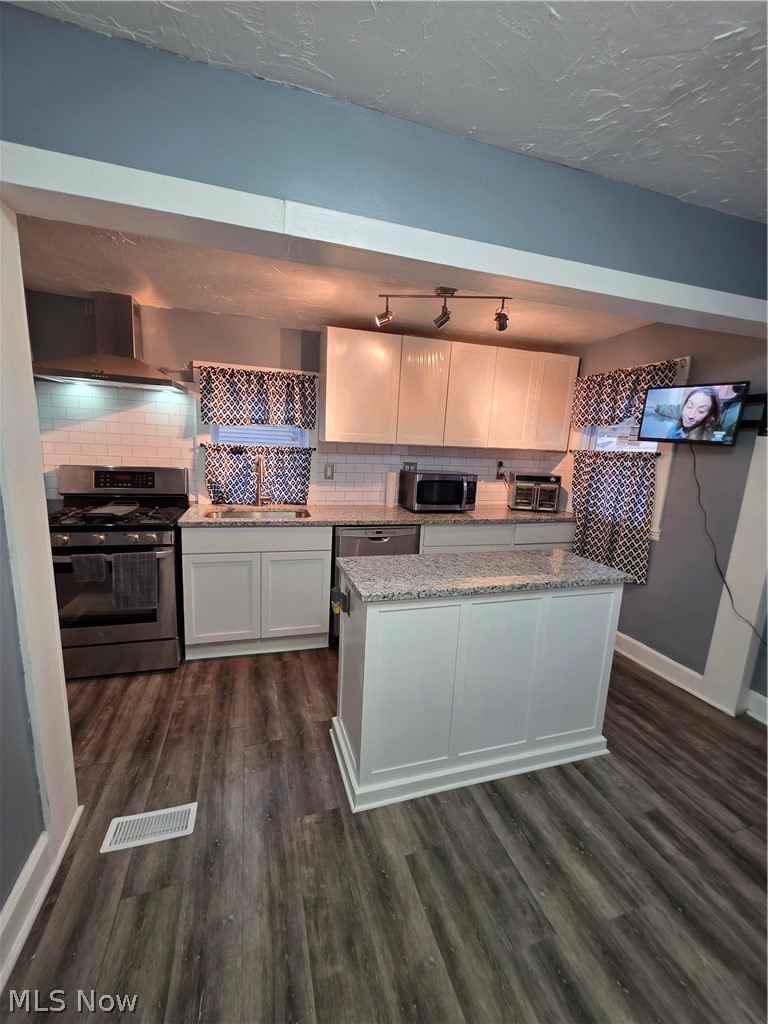 4456 47th Street, Old Brooklyn, OH - Photo 4