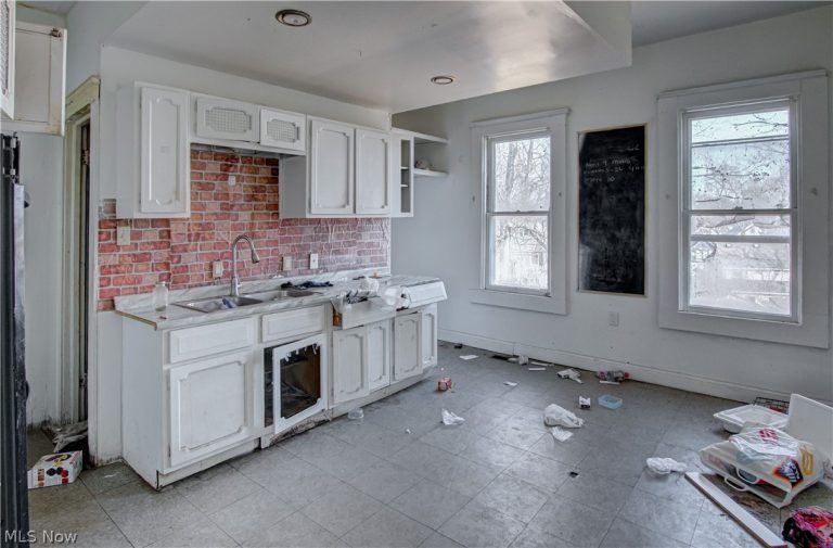 7700 Denison Avenue, Cleveland, OH - Photo 3