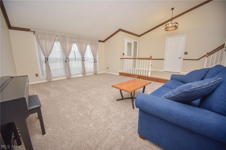 18086 Winchester Court, Strongsville, OH - Photo 6
