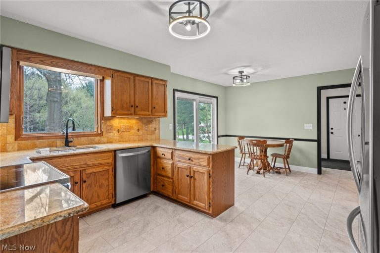 165 Valley Brook Boulevard, Hinckley, OH - Photo 4