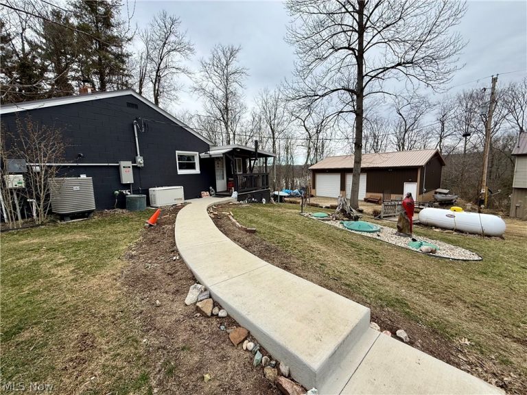 3201 Parkland Drive, Carrollton, OH - Photo 3