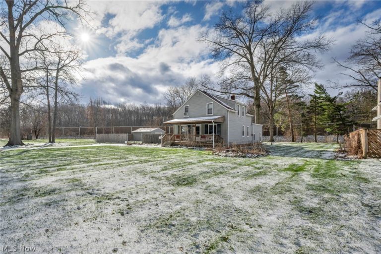 27711 Southern Avenue, North Olmsted, OH - Photo 2