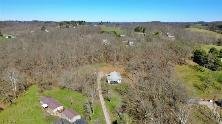 3815 Dillon Falls Road, Zanesville, OH - Photo 8