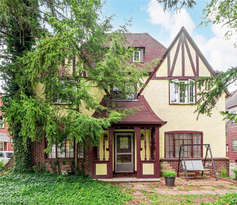 18313 Newell Road, Shaker Heights, OH, 44122