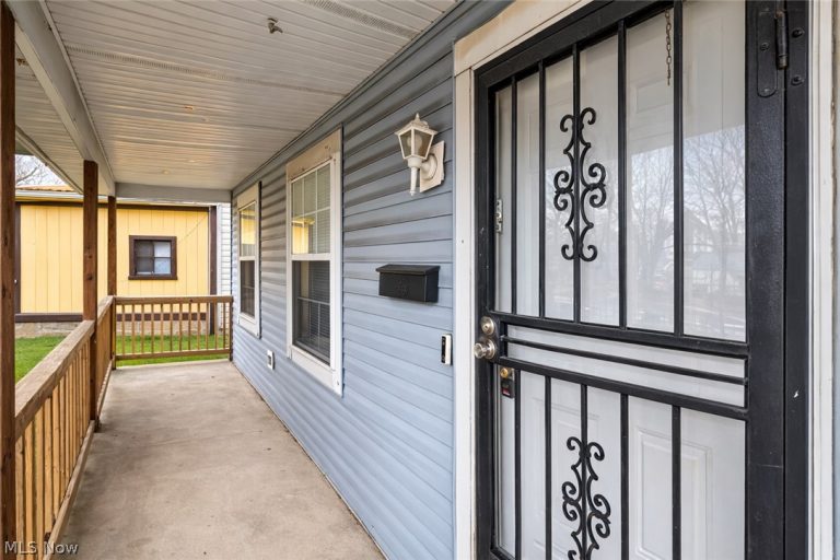 10606 Reno Avenue, Cleveland, OH - Photo 3