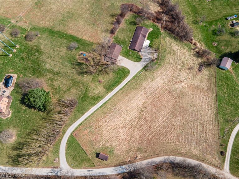 26140 Township Rd 37, Coshocton, OH - Photo 6