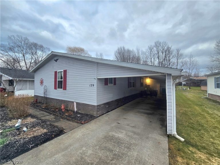 129 Highland Drive, Hiram, OH - Photo 2