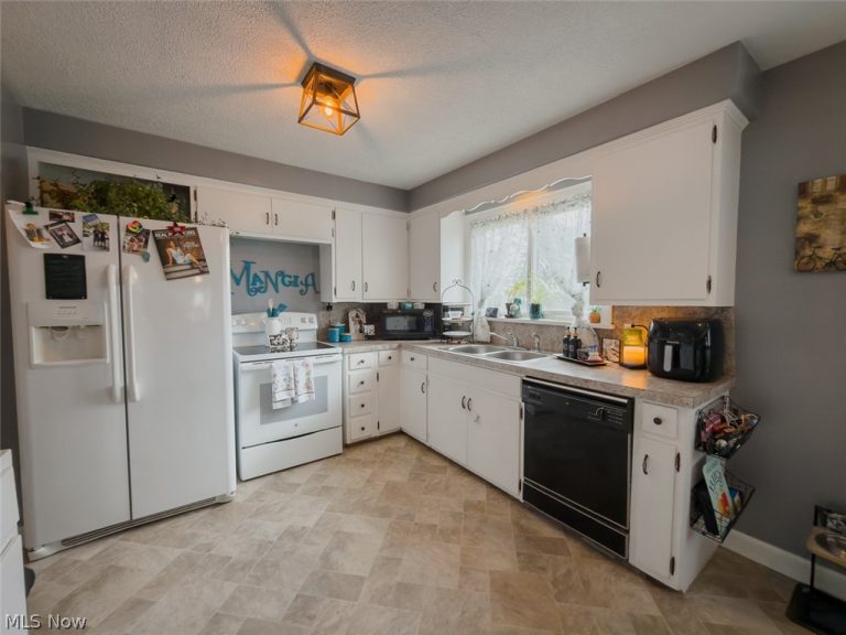 3467 Wales Avenue, Massillon, OH - Photo 8