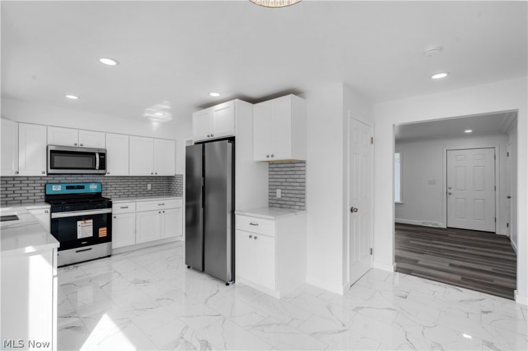 1984 Schenley Avenue, Youngstown, OH - Photo 8