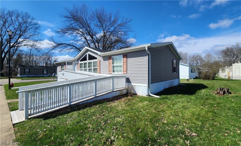 345 Sea Gull Lane, New Philadelphia, OH - Photo 3