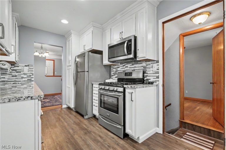 1784 Empire Road, Wickliffe, OH - Photo 6