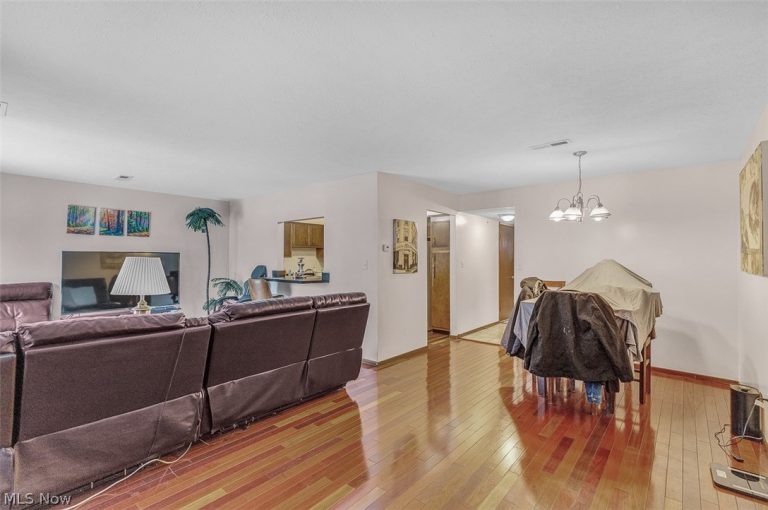 1689 Walnut Lane #5, Rocky River, OH - Photo 4