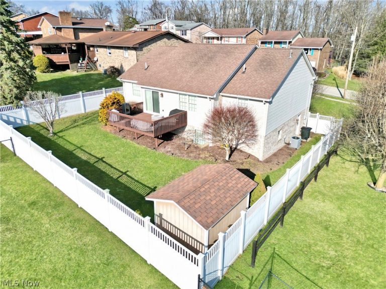 1343 COURTLAND Road, Weirton, WV - Photo 4