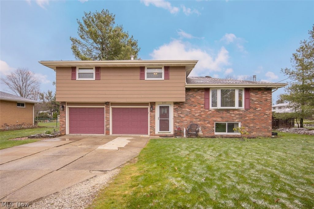 8493 Webster Road, Strongsville, OH