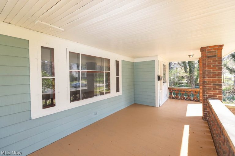 3115 Essex Road, Cleveland Heights, OH - Photo 3