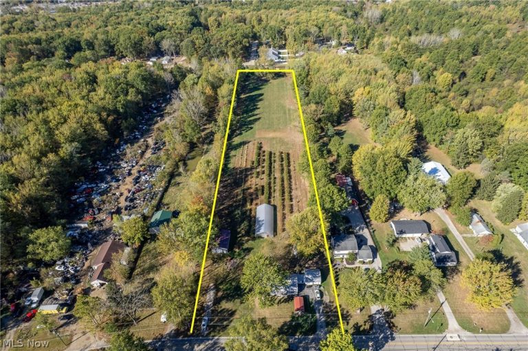 7168 Case Road, North Ridgeville, OH - Photo 2