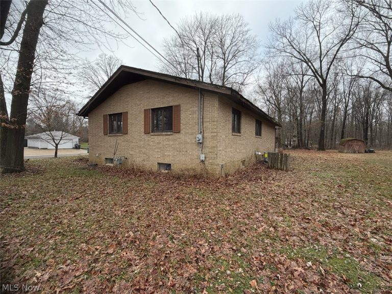 4690 Shriver Road, North Canton, OH - Photo 3