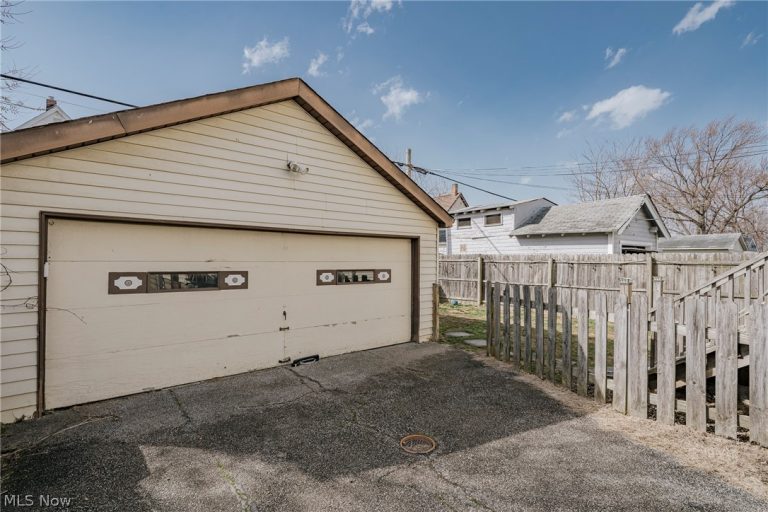 1542 Westwood Avenue, Lakewood, OH - Photo 4