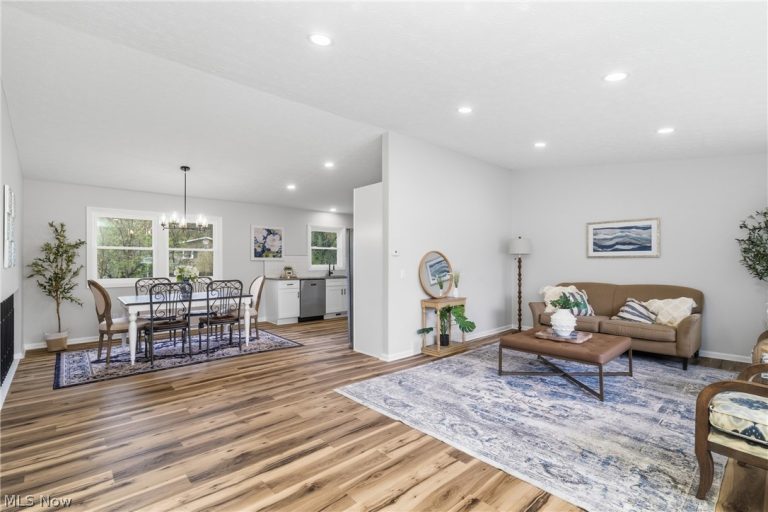 8621 Morrilton Cir NW, North Canton, OH - Photo 2