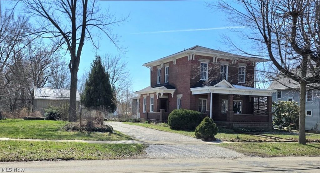 263 Riddle Avenue, Ravenna, OH