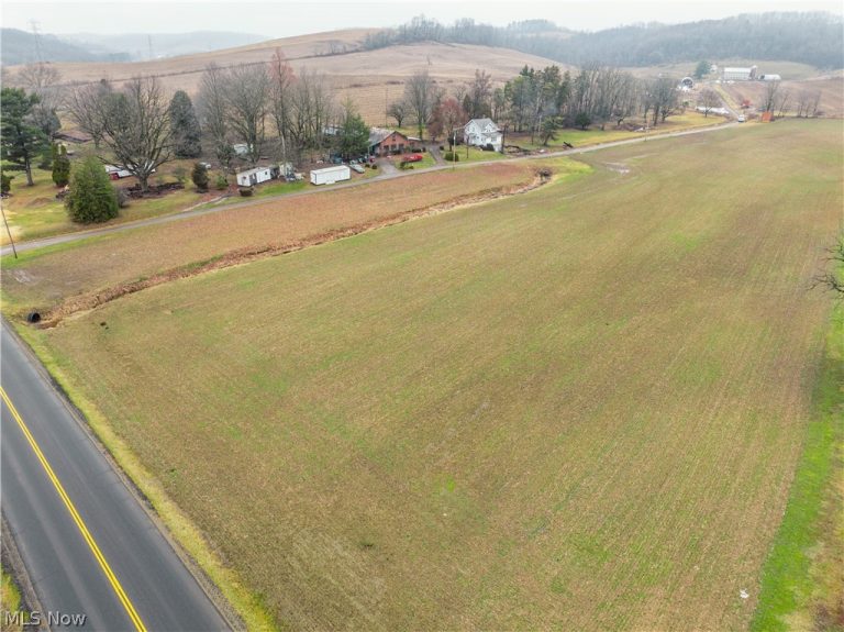 3967 Crooked Run Road, New Philadelphia, OH - Photo 6