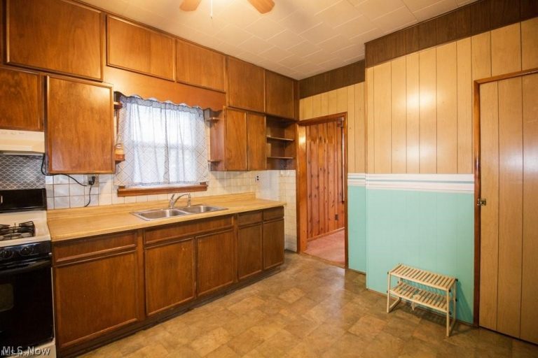 414 Ohio Street, Tiltonsville, OH - Photo 8