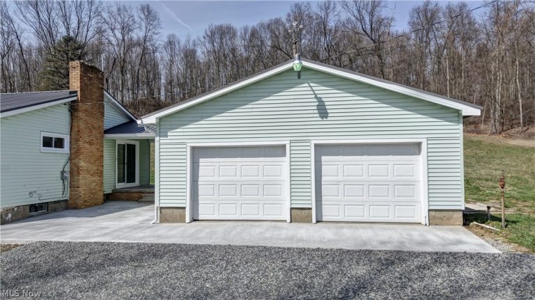 3265 Yorkview Road, New Philadelphia, OH - Photo 4