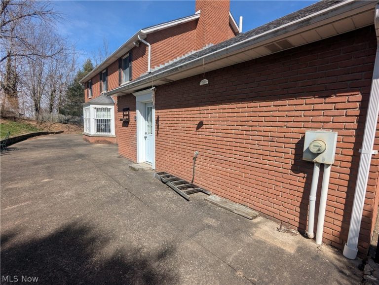 12 Wildwood Road, St Clairsville, OH - Photo 5