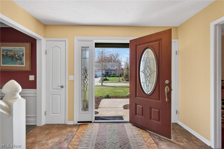 14357 Crystal Creek Drive, Strongsville, OH - Photo 4