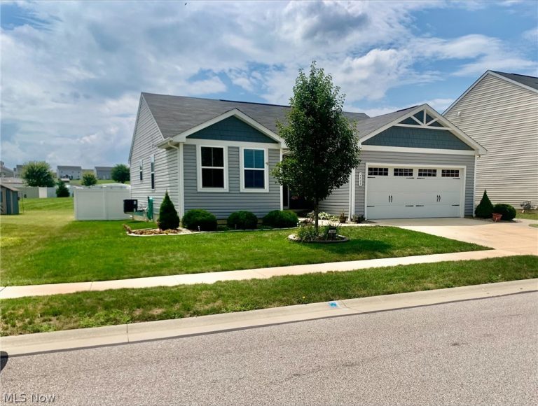 2608 Bishop Oval, Barberton, OH - Photo 3