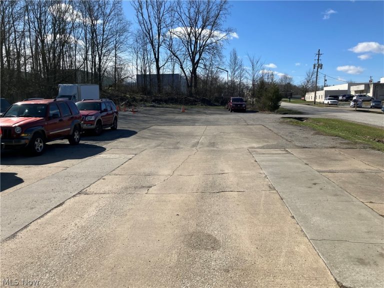 411 West Avenue, Tallmadge, OH - Photo 8