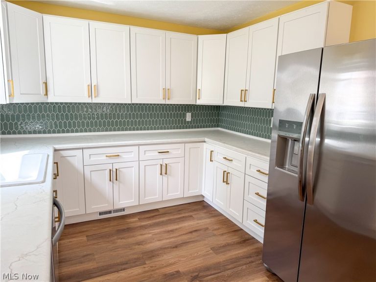 412 Alexander Avenue, Lorain, OH - Photo 3