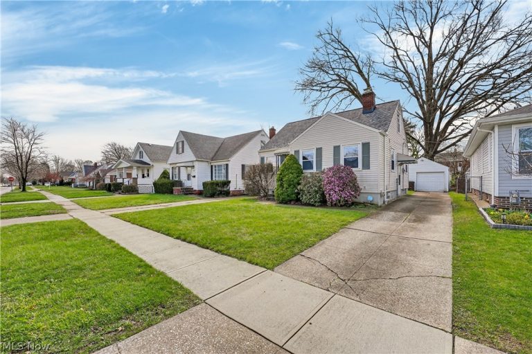 2819 Tuxedo Avenue, Parma, OH - Photo 3