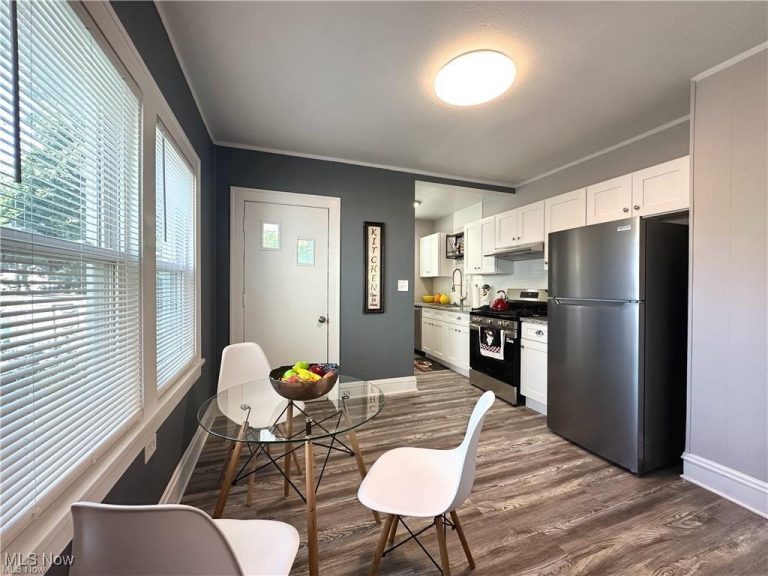 3277 Cedarbrook Road, Cleveland Heights, OH - Photo 8