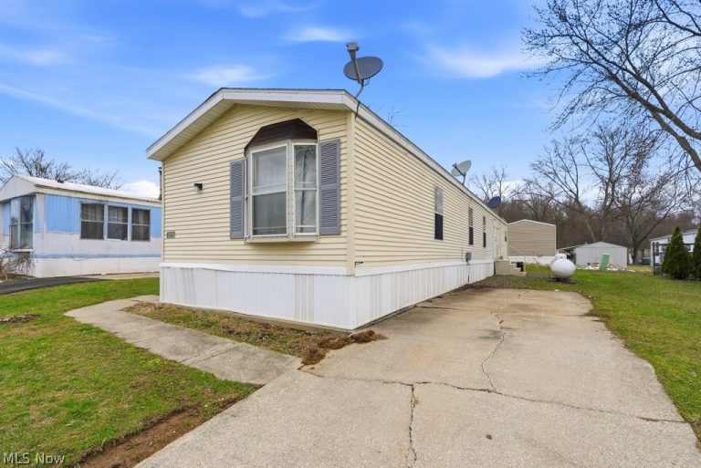 6507 Robby Lane, Ravenna, OH - Photo 3