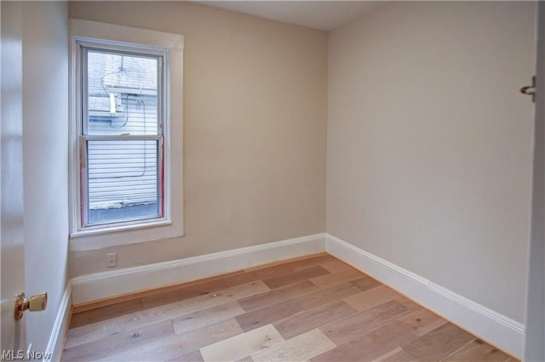 7619 Lawn Avenue, Cleveland, OH - Photo 5