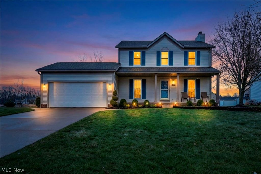 5704 Halwick Drive, Ravenna, OH