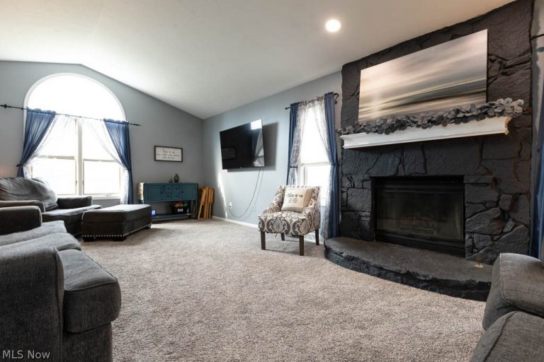 9504 Hoose Road, Mentor, OH - Photo 2