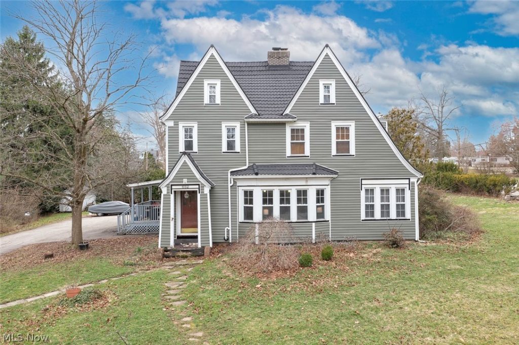 652 Parkway Boulevard, Norton, OH