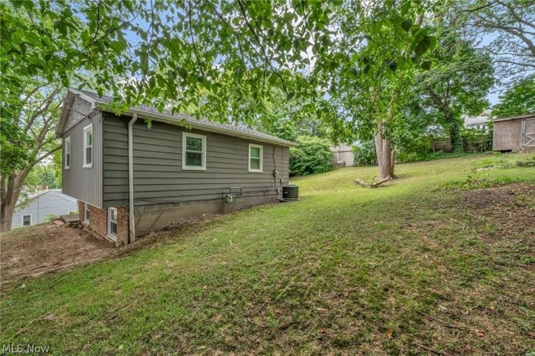 412 Stevenson Avenue, Akron, OH - Photo 3