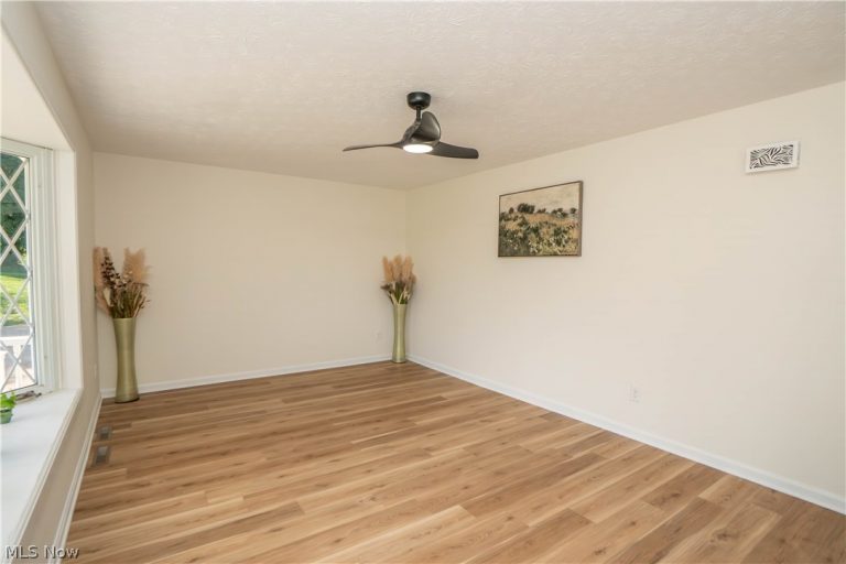 7162 Sandy Lane, Malvern, OH - Photo 5