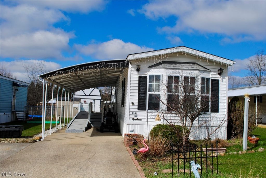 1166 Lafayette Road #H11, Medina, OH