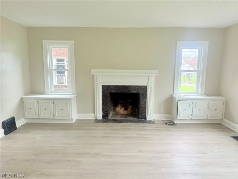 138 Roslyn, Youngstown, OH - Photo 6