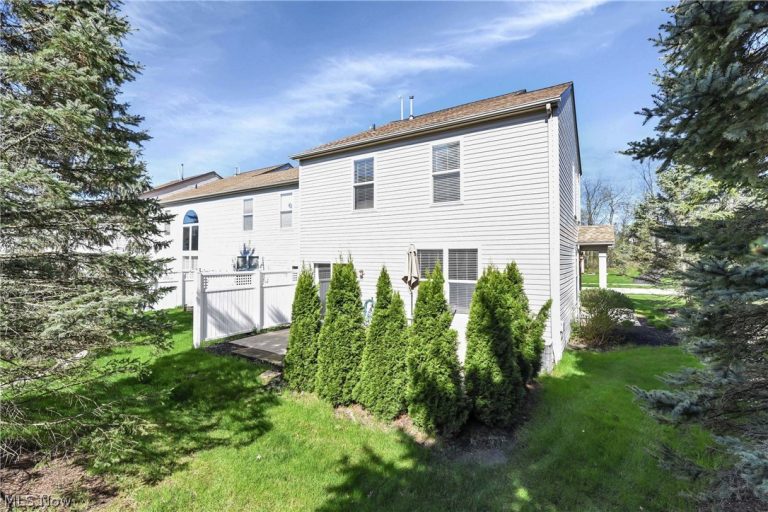 1370 Yorkshire Drive, Broadview Heights, OH - Photo 4