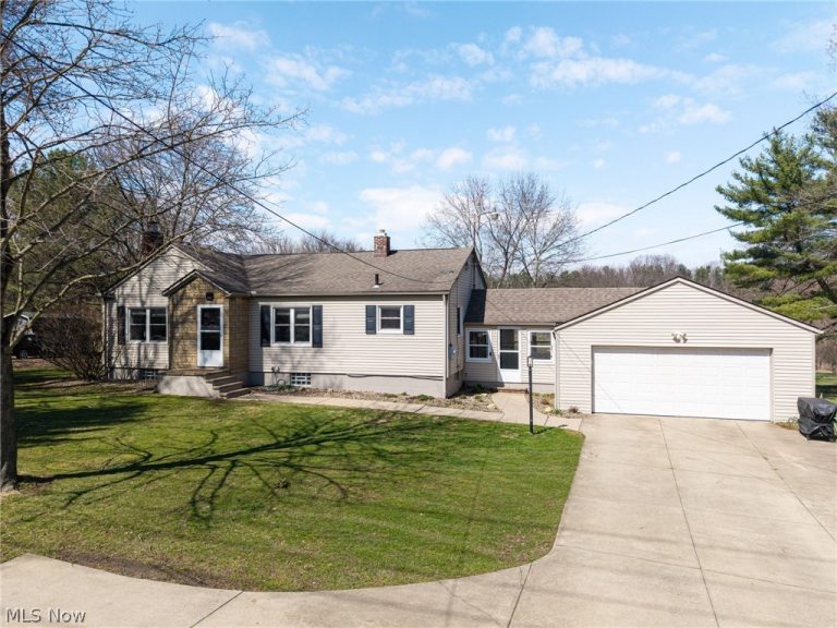 2427 Wadsworth Road, Norton, OH, 44203