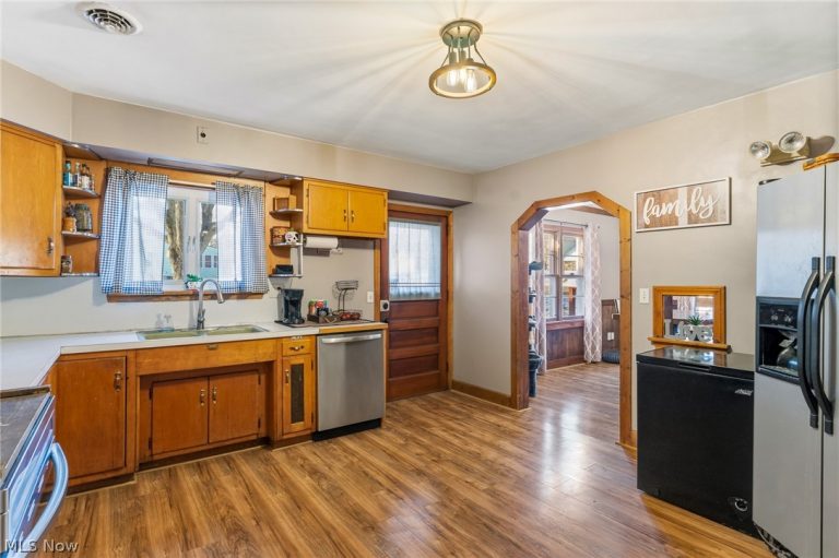 1742 Ellsworth Avenue, Salem, OH - Photo 8